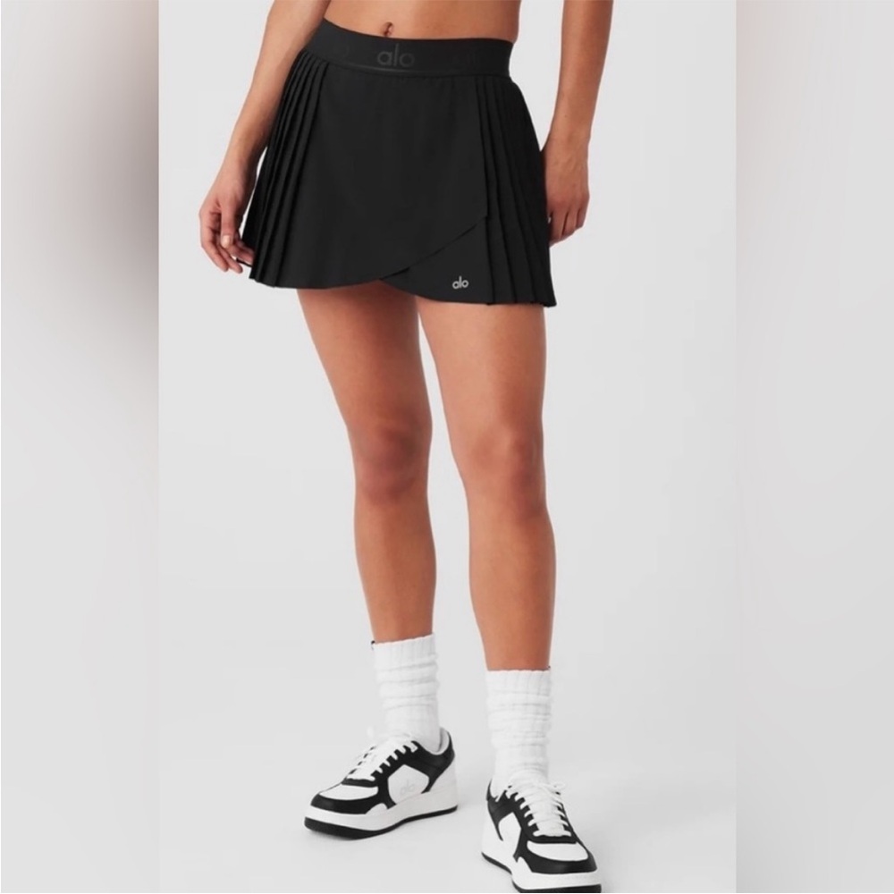 ALO Yoga Aces Tennis Pleated Skirt Black XS excellent condition - Picture 2 of 8